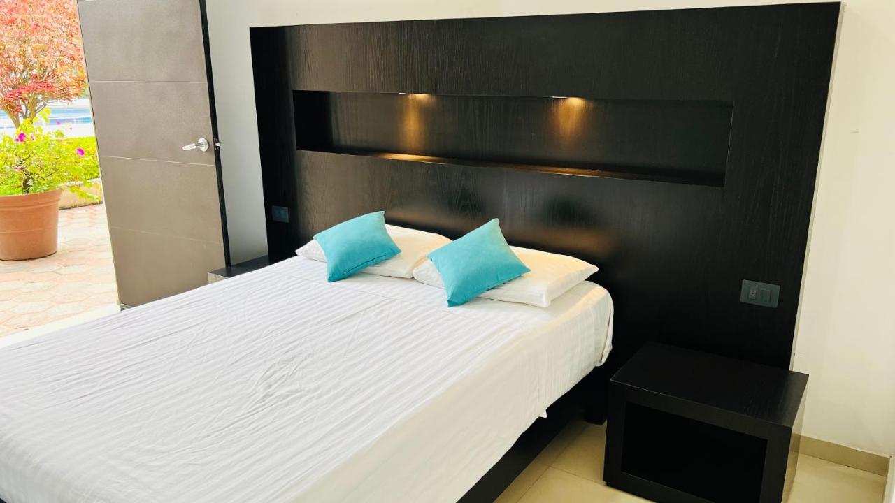 Hotel Villa Pralaya จูเตเปค ภายนอก รูปภาพ