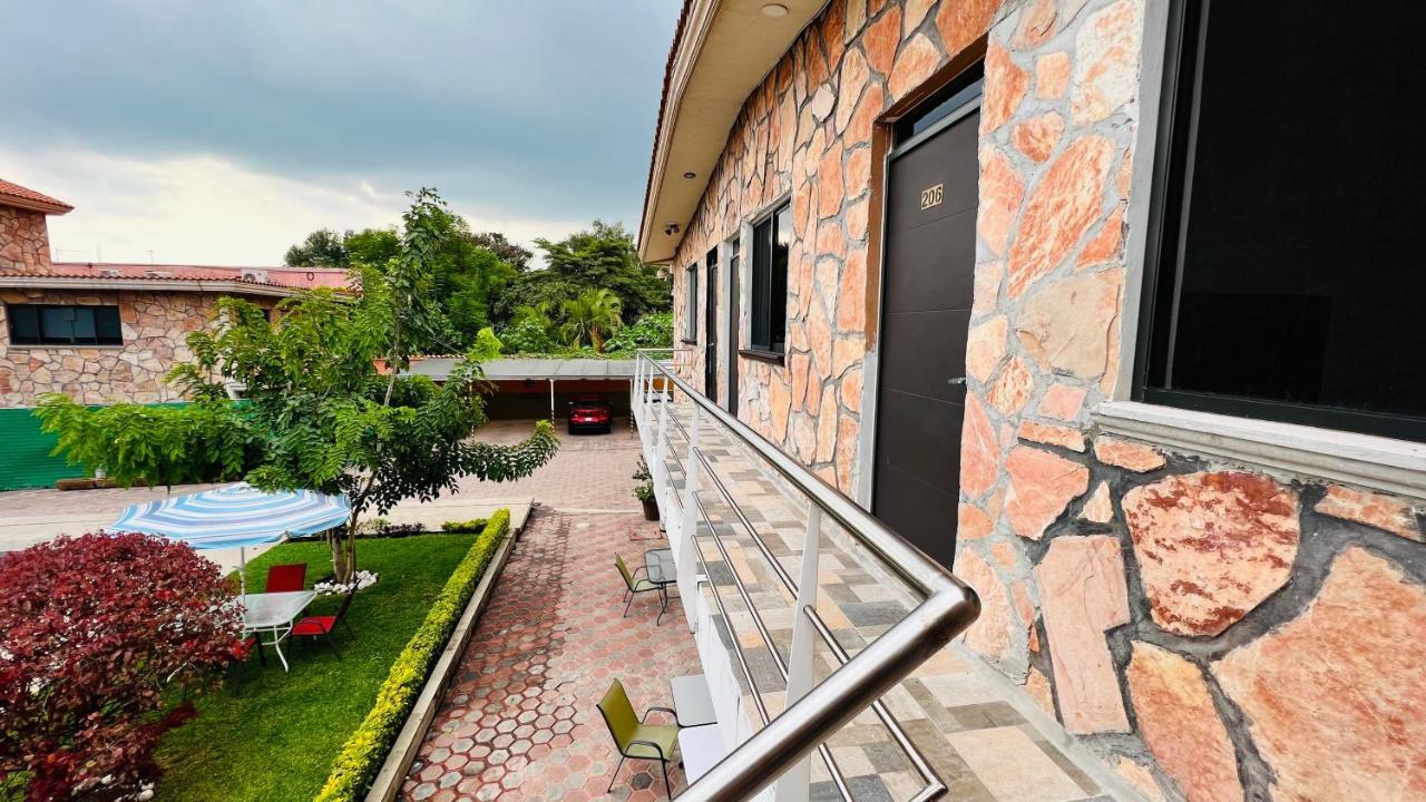 Hotel Villa Pralaya จูเตเปค ภายนอก รูปภาพ