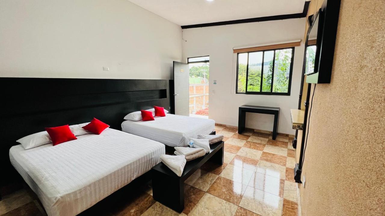 Hotel Villa Pralaya จูเตเปค ภายนอก รูปภาพ