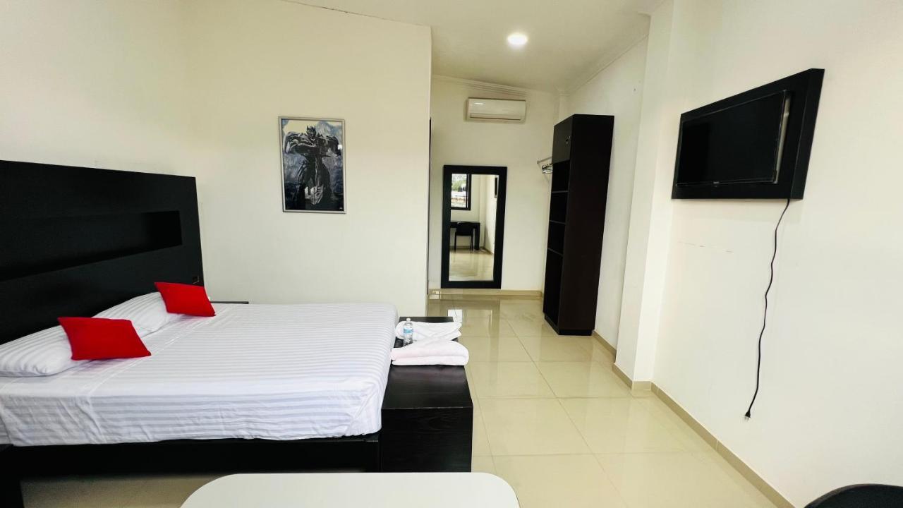 Hotel Villa Pralaya จูเตเปค ภายนอก รูปภาพ