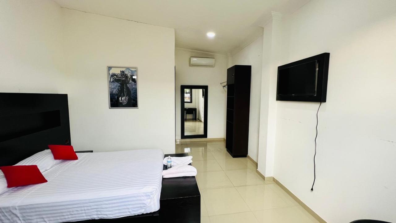 Hotel Villa Pralaya จูเตเปค ภายนอก รูปภาพ
