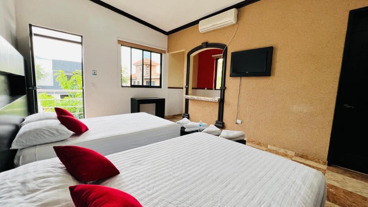 Hotel Villa Pralaya จูเตเปค ภายนอก รูปภาพ