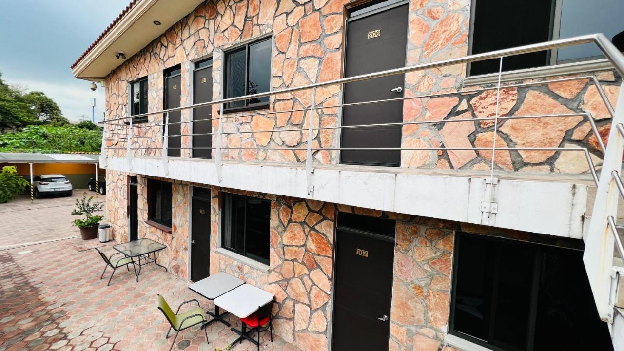 Hotel Villa Pralaya จูเตเปค ภายนอก รูปภาพ
