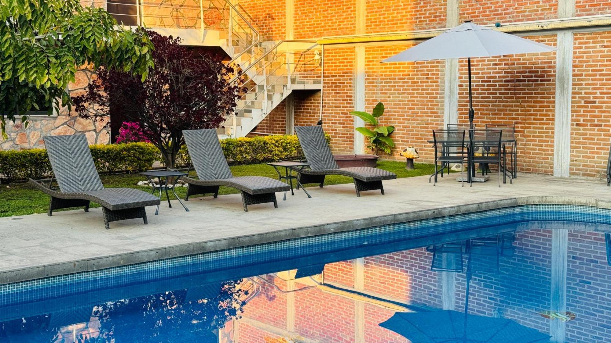 Hotel Villa Pralaya จูเตเปค ภายนอก รูปภาพ